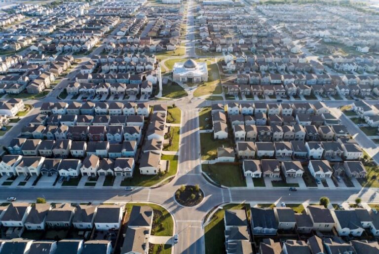 Image accompanying the article on Texas conservatives warning that the mosque-centered EPIC City project is far from final approval.